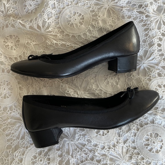 Vintage Black leather heeled ballet flats - Picture 3 of 11